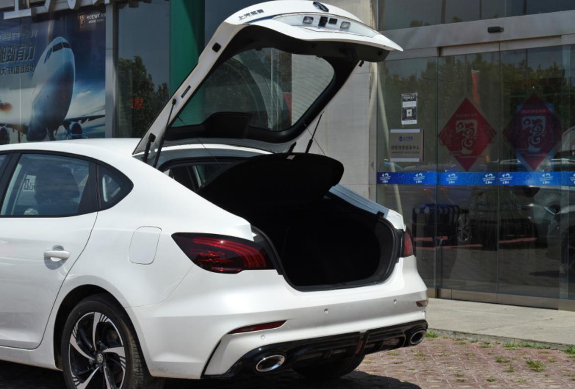 同重量的轿车和suv哪个省油,15万买强实力家用车买这4款准没错