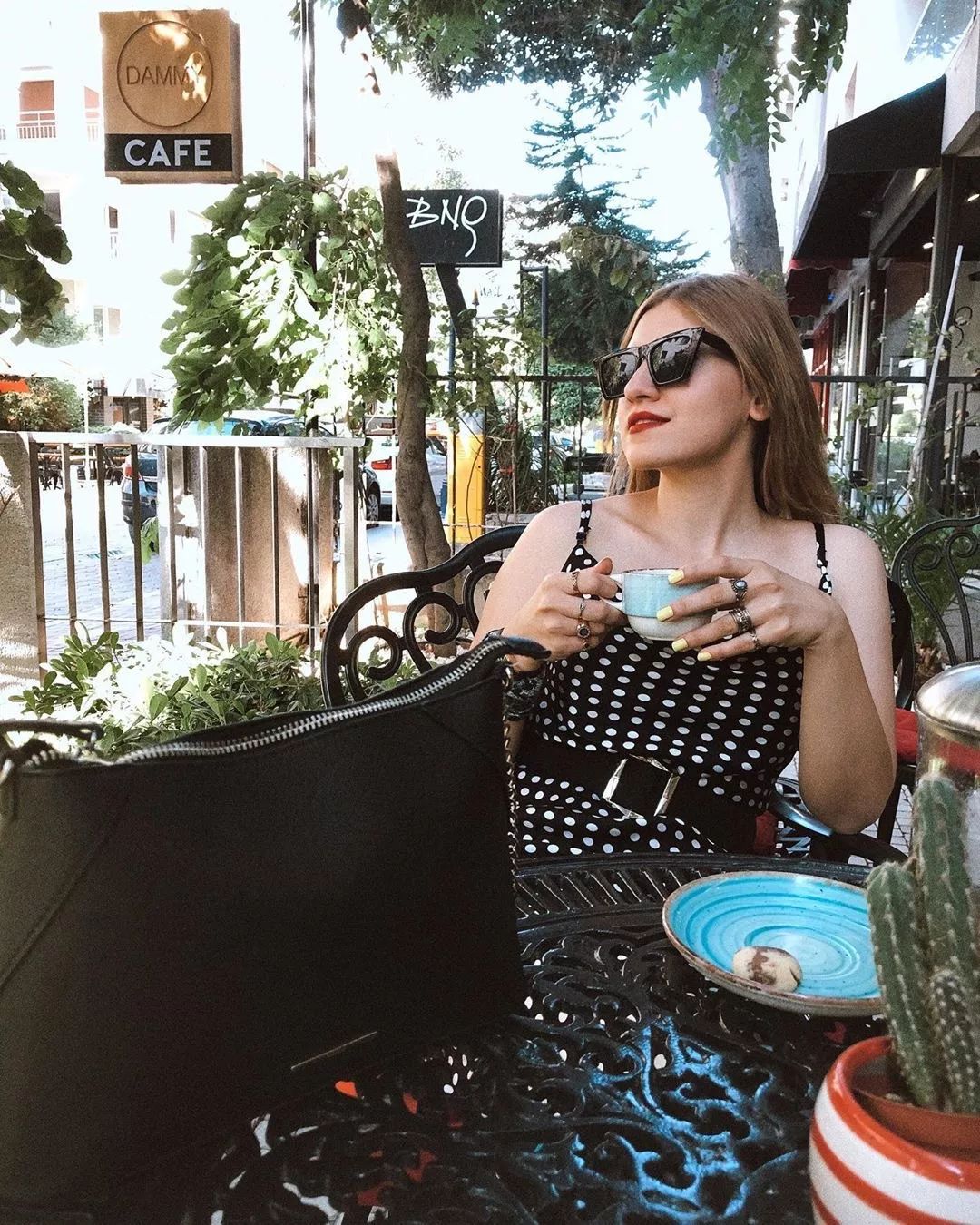 女人为什么总是爱买衣服,爱买衣服的女人有多好配音