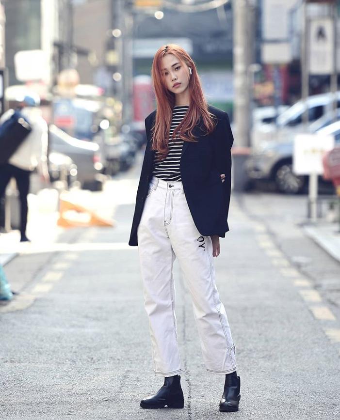 韩国女生ins西装搭配,看韩国美女街拍示范西装搭配