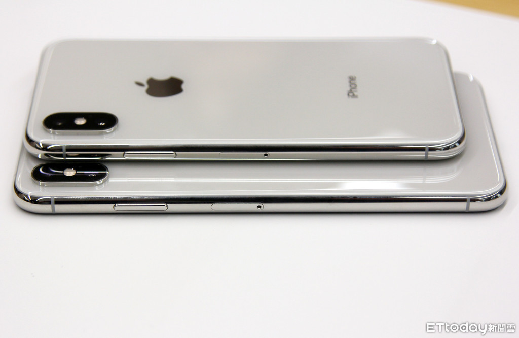苹果xsmax白色真机图赏,iphonexsmax怎么看起来有高级感