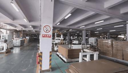 适合儿童用的桌子,孩子和大人都可以用的桌子