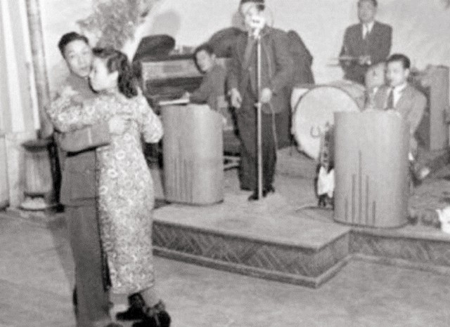 孔令仪携天价嫁妆下嫁凤凰男,孔令仪和穷小子结婚视频