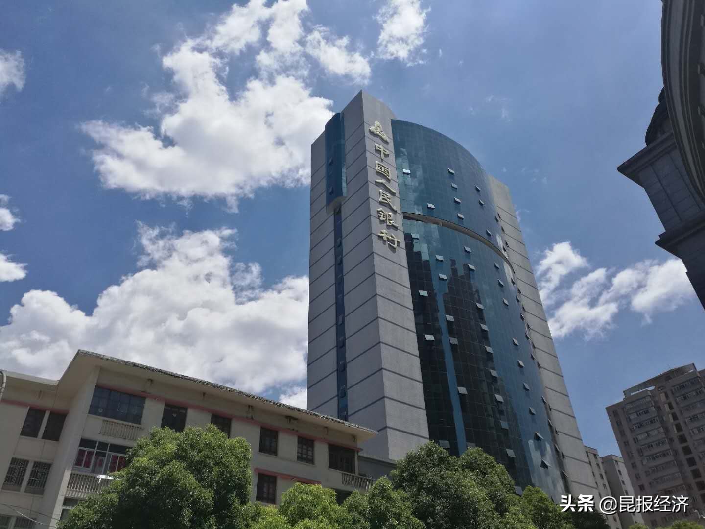 1000万借款一年利息,中国银行科创贷可做几年