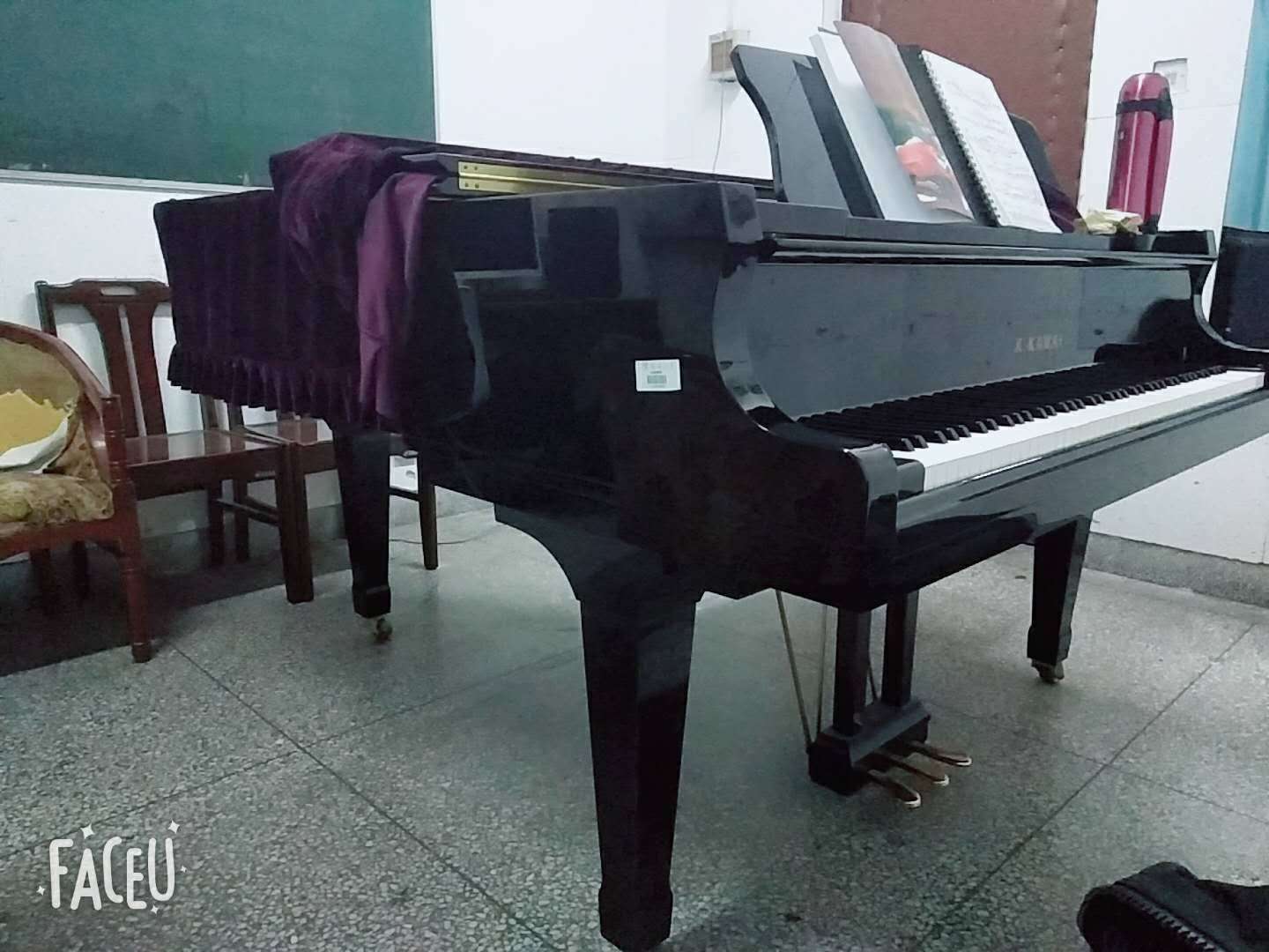 业余钢琴爱好者到底该怎么练琴,如何在没有钢琴的情况下练琴