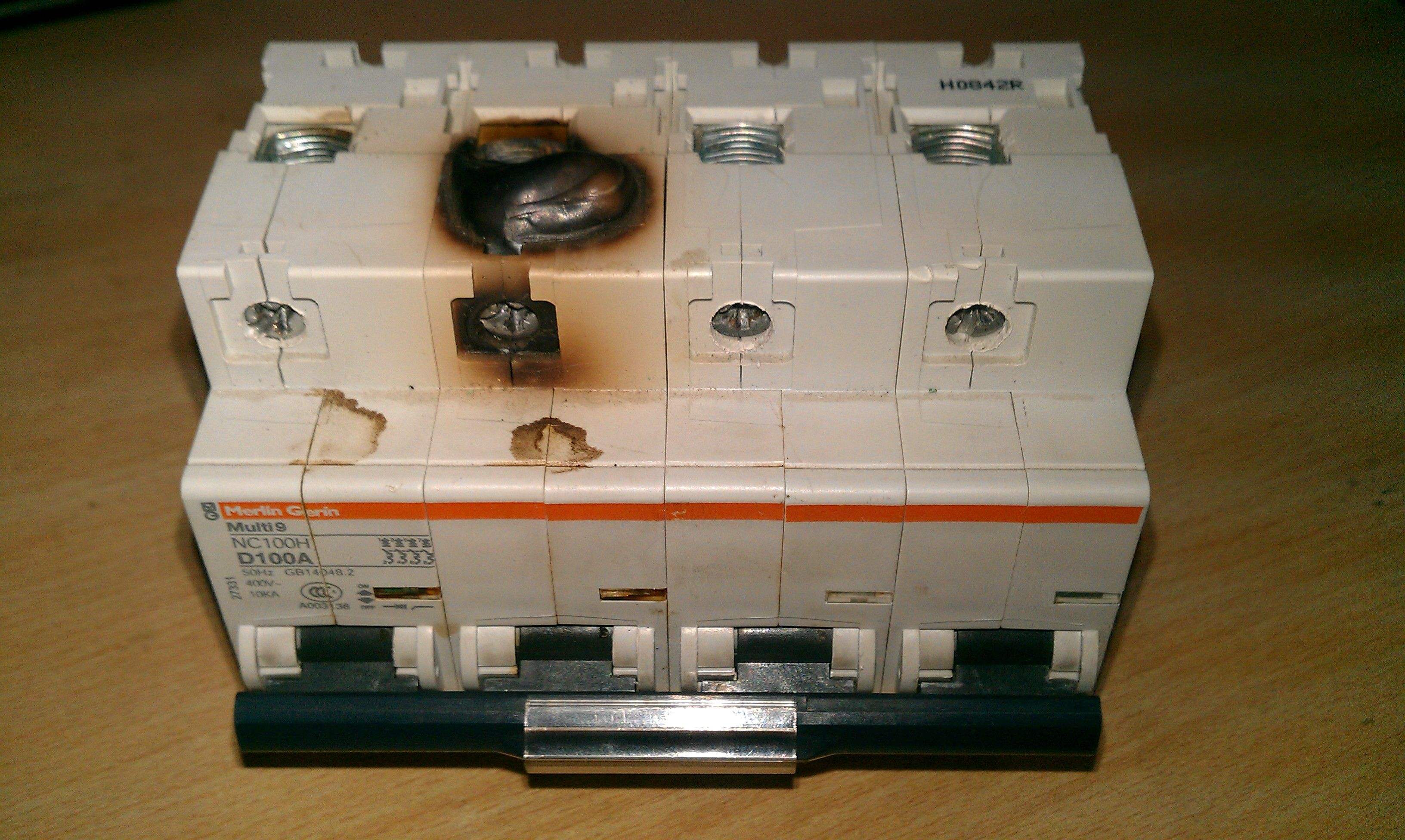 24v开关电源输出电流不同能通用吗,电路开关对电流有影响吗