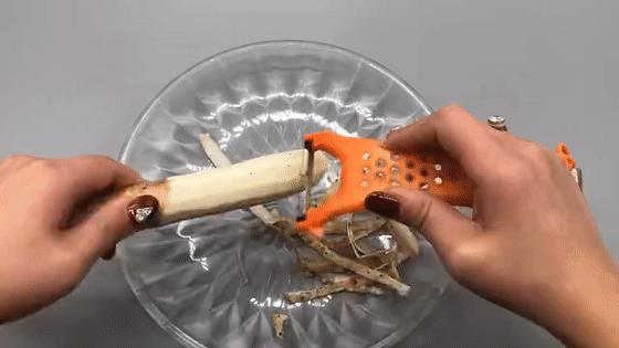 山药去皮一根筷子就能搞定，手不粘也不痒，简单又快