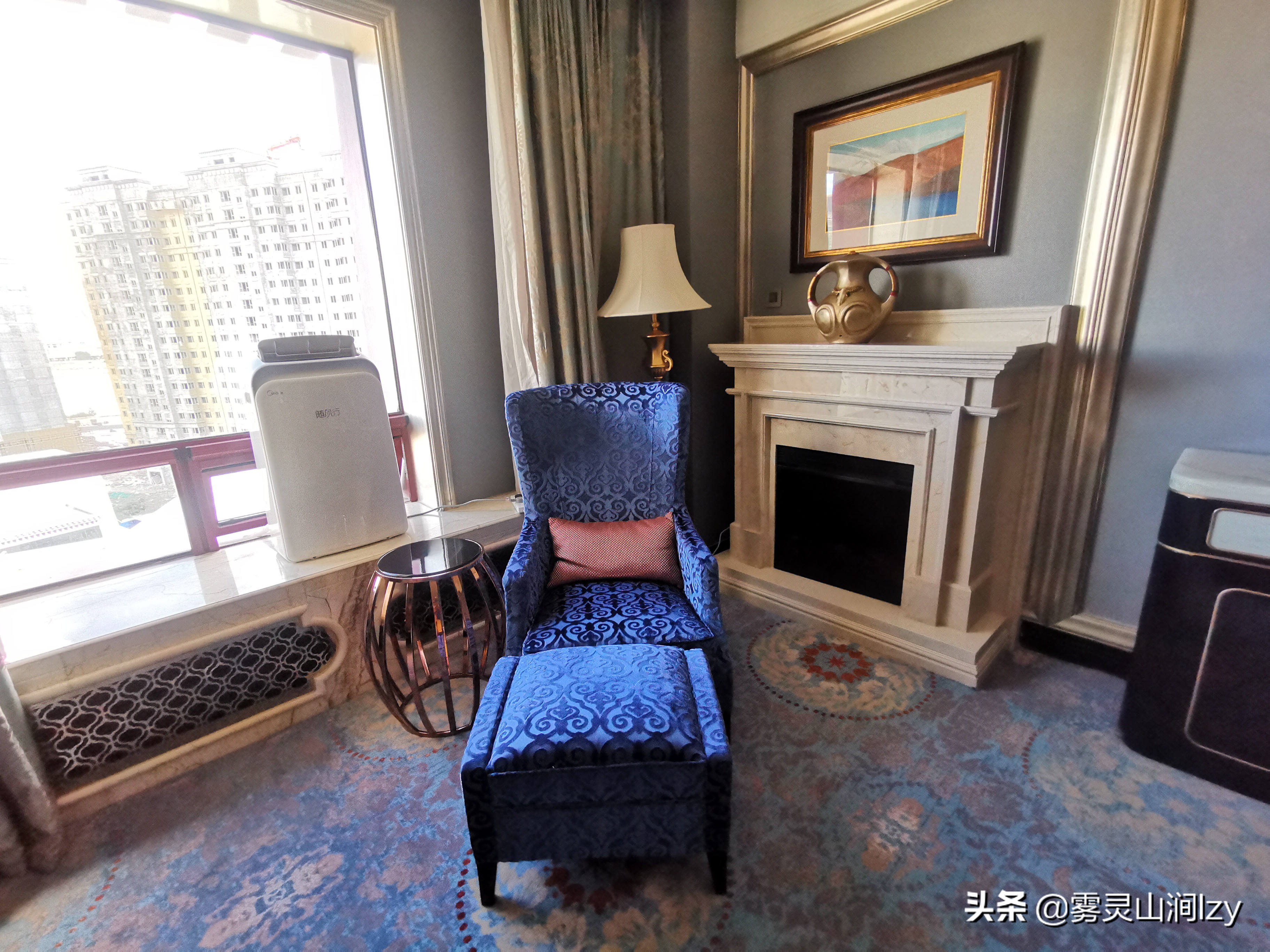 蓝天白云下的雪域高原布达拉宫,蓝天之下日光之城简介