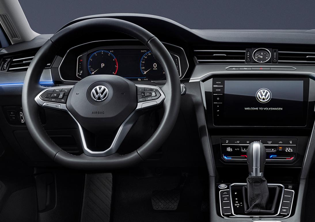 帕萨特迈腾哪个更有档次一点,帕萨特迈腾到底哪个贵