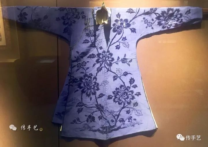 听过“塑身衣”，听过“塑脸领​”吗？民国显瘦第一神器