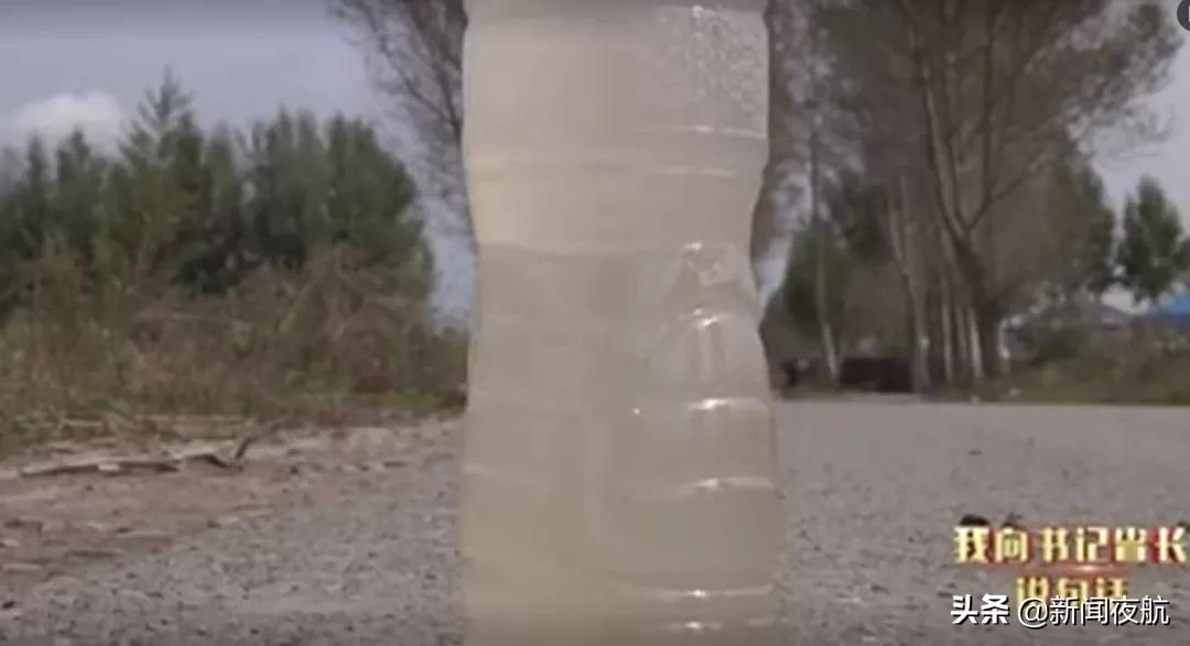 自来水发黄有一层油怎么回事,刚打开自来水发黄是怎么回事