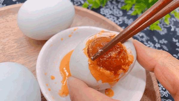 咸鸭蛋中国都哪些地方吃,咸鸭蛋蛋黄和蟹黄一个味