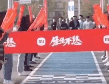 太绝了！买支球队给自己打！13年NBA生涯结束！他以湖人身份离开