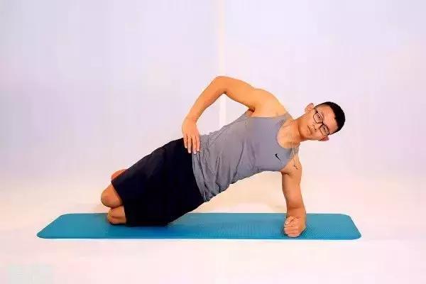 腰间盘突出疼还能练燕飞吗,腰间盘突出膨出可以做小燕飞吗