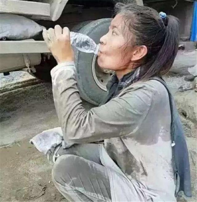 卖惨水泥妹现状,水泥妹卖惨视频