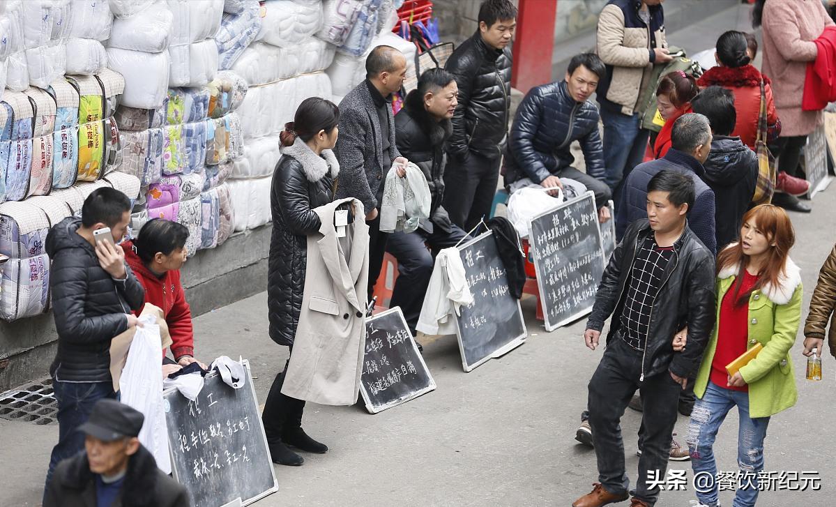 招工怪象：国内工厂没人去，日资工厂排队等，90后：待遇差别大