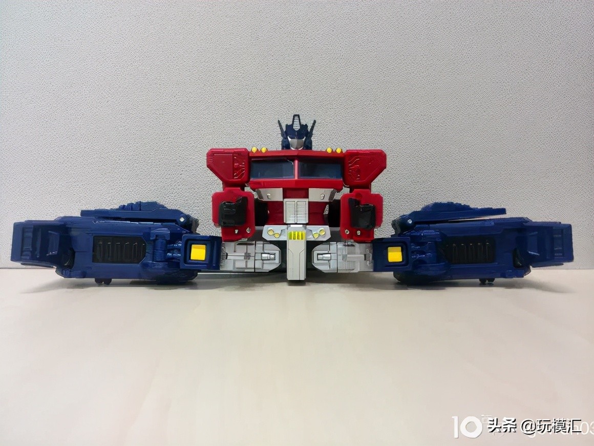 擎天柱电影版ls03玩具,03岁的玩具