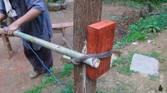 中国老爷爷给孙子做的神奇玩具,老外看中国爷爷给孙子做玩具