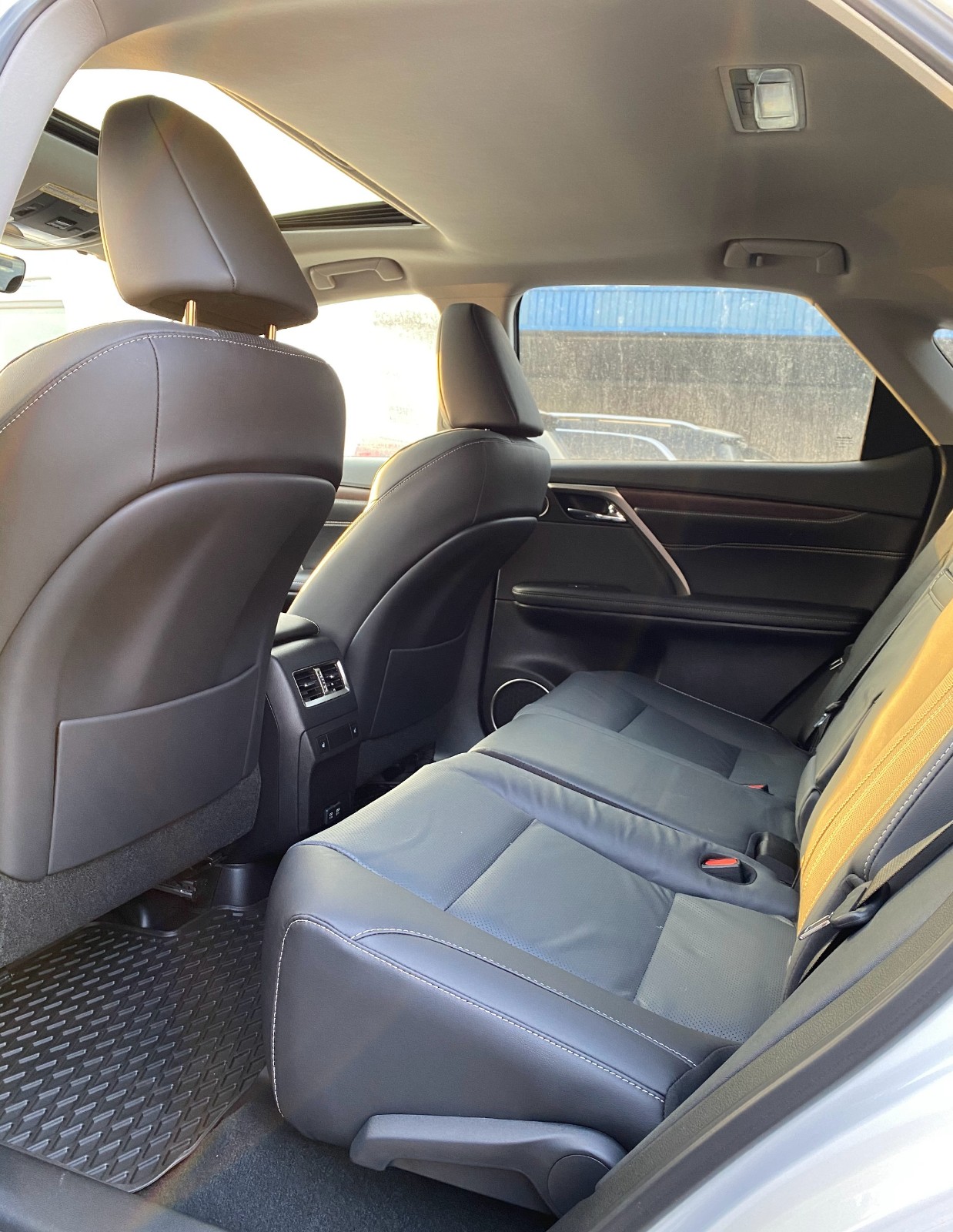 2020雷克萨斯rx350fsport,雷克萨斯rx350升级大屏多少钱