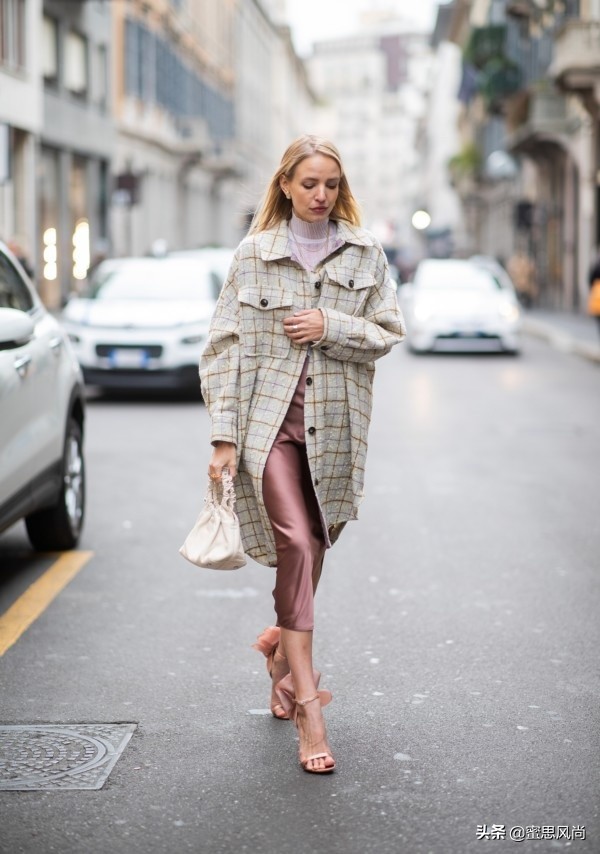 灰色系时髦搭配,高级搭配色系灰色和粉色