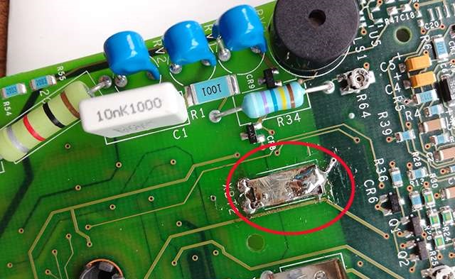 为何美国FLUKE15B比国产万用表耐用？拆机一看，你就明白了