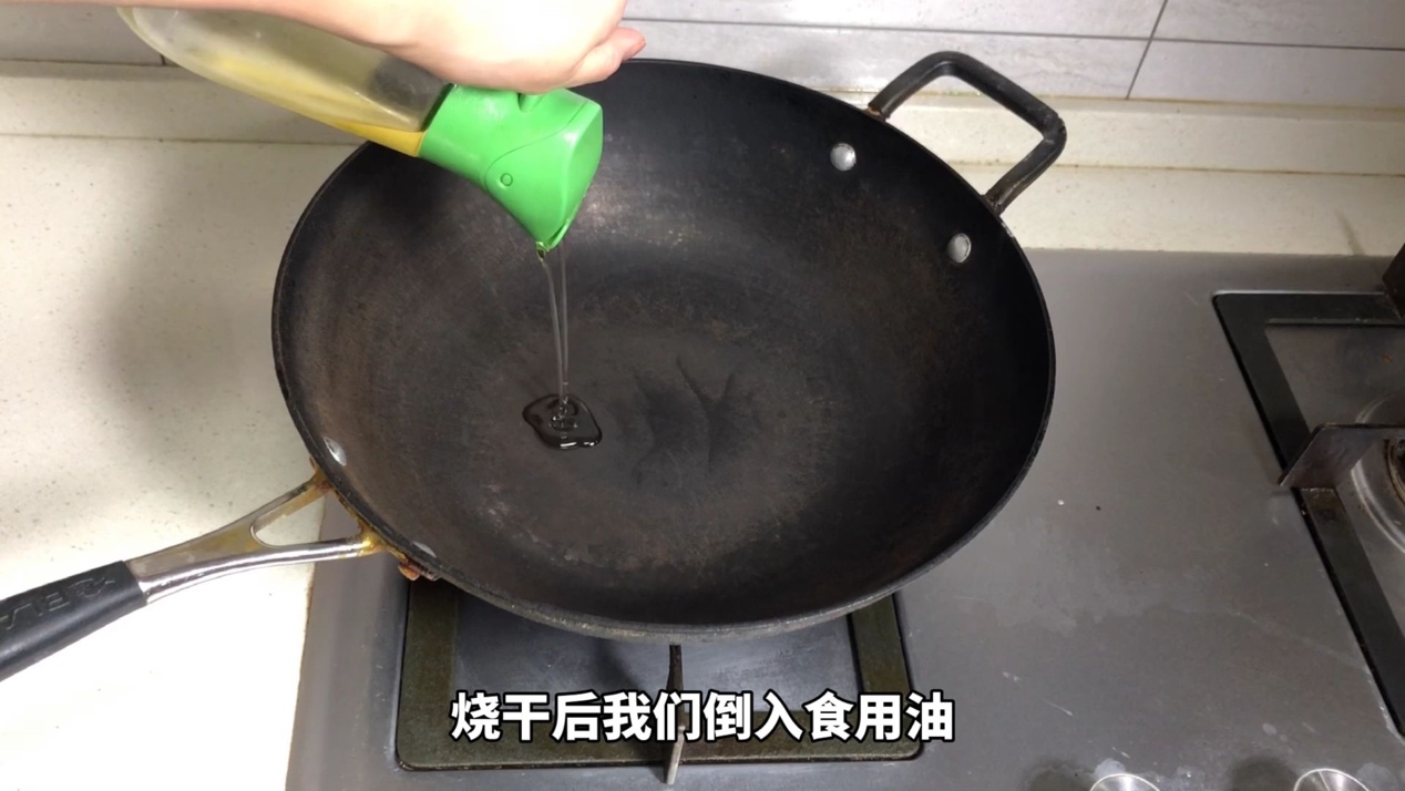 生锈的铁锅怎么处理可以不粘锅,生锈的铁锅买回来怎么处理