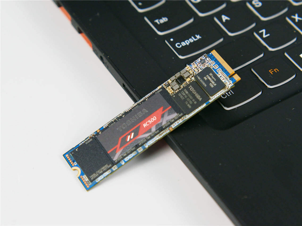 东芝rc500需要散热吗,rc500固态硬盘推荐