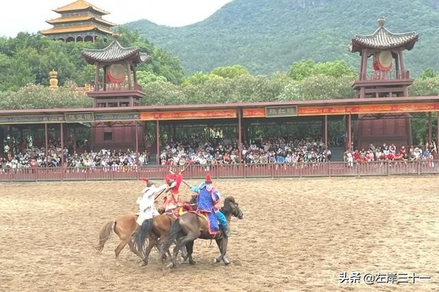 横店故宫和北京故宫哪个值钱,北京故宫与横店故宫