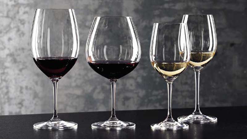 葡萄酒酒杯的正确拿法,喝葡萄酒用什么杯子最漂亮