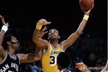 美媒评选nba史上十大招牌动作,nba美媒评选十大控卫