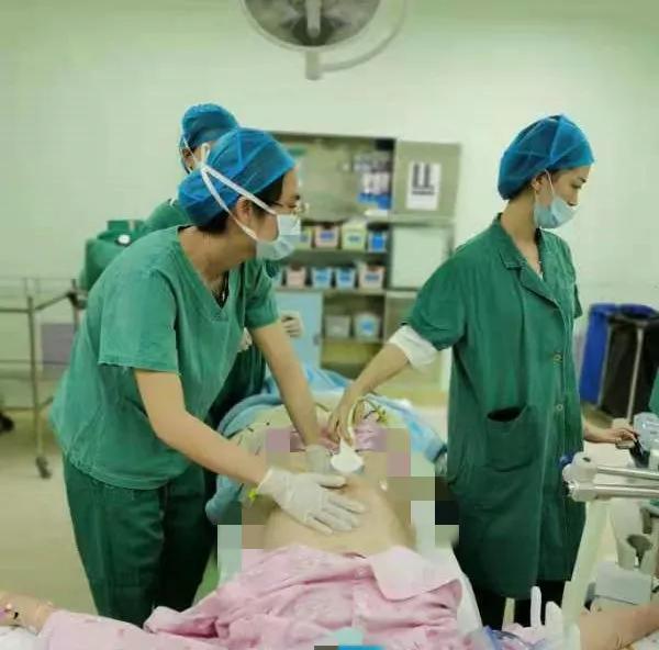 纠正胎位乾坤大挪移多少米,医生帮孕妇挪胎位