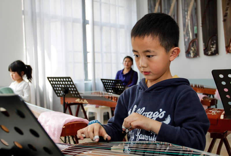 古筝初学者入门指法视频教程,古筝零基础初学入门简谱视频