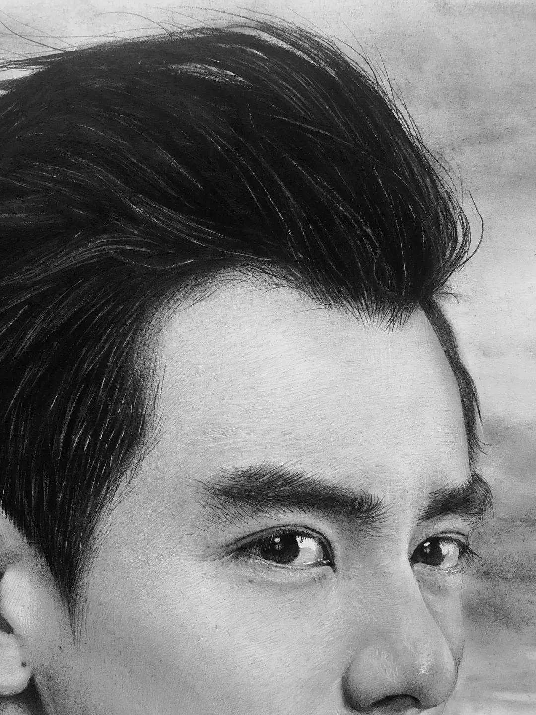 画一幅素描100万笔,胡歌、李现、迪丽热巴在他笔下全都画活了