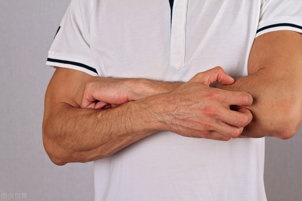 儿童夏季皮肤瘙痒如何治疗,夏季皮肤瘙痒可以吃湿毒清吗