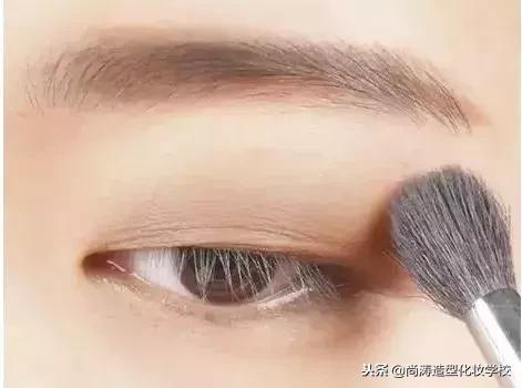 单眼皮肿眼泡日常化妆假睫毛推荐,单眼皮肿眼泡的女生怎么化妆好看