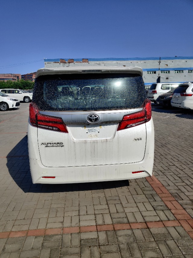 丰田保姆车埃尔法,日系保姆车埃尔法