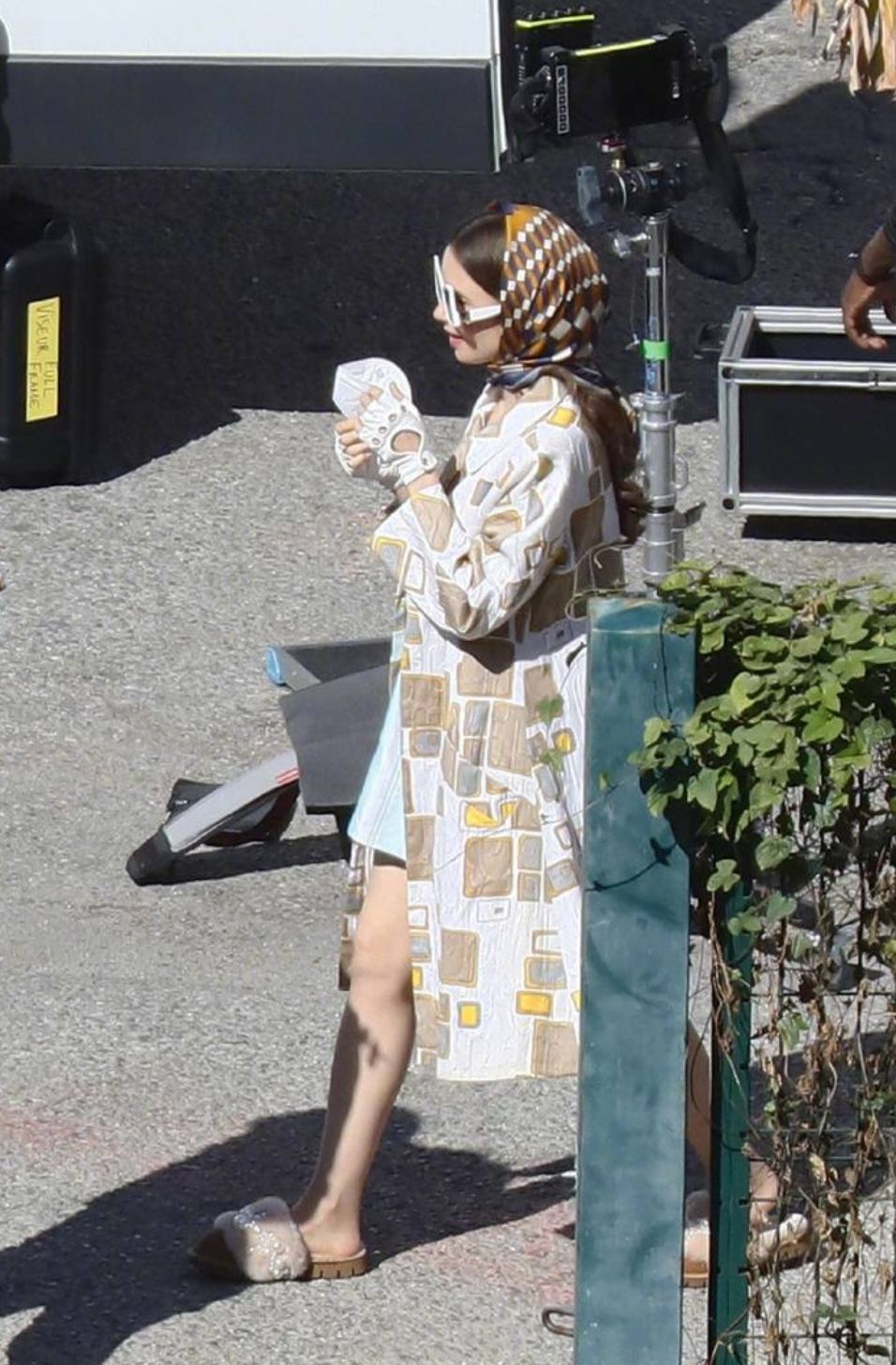 莉莉柯林斯身材粗腿,莉莉柯林斯最新近照