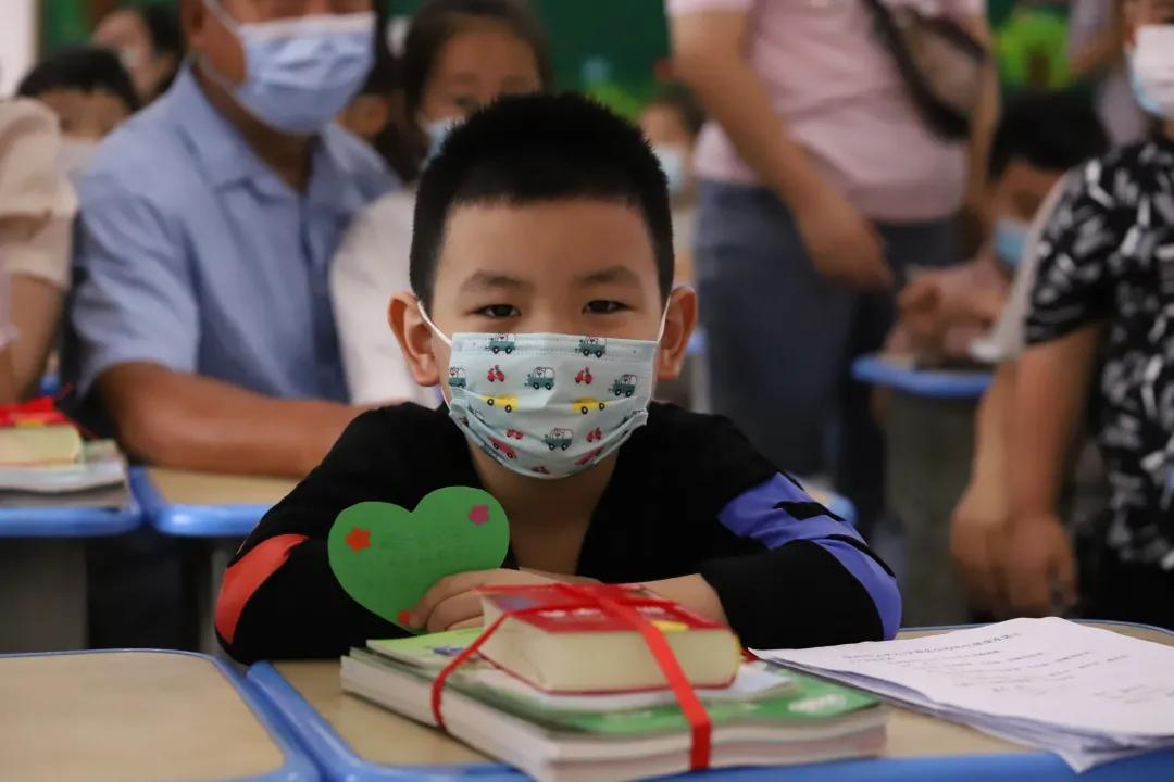 华山路小学新生一年级入学仪式,云兴小学城东分校招生标准