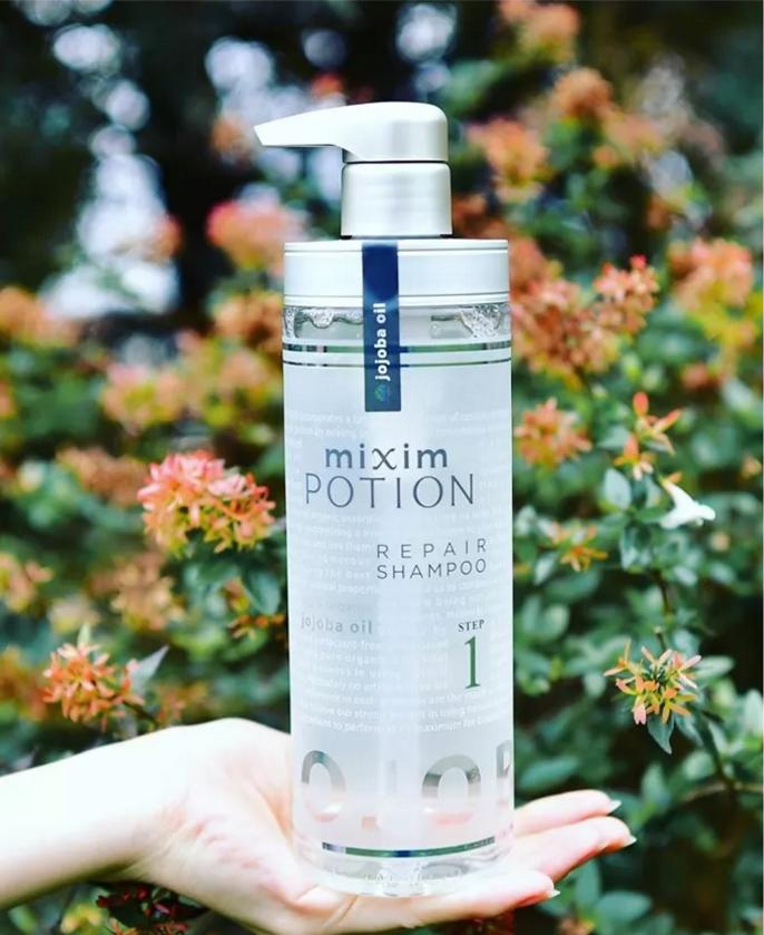 弯腰低头洗发头发才能法式蓬松？教你告别掉发、稀疏、塌扁、油腻