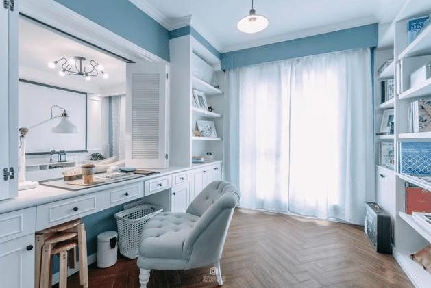 媳妇竟然在沙发墙“砸了个洞”，完工后我直喊高明