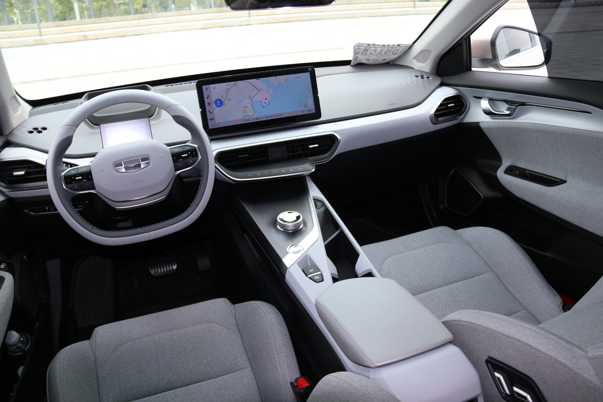 几何a对比特斯拉,几何a和特斯拉哪个值得买