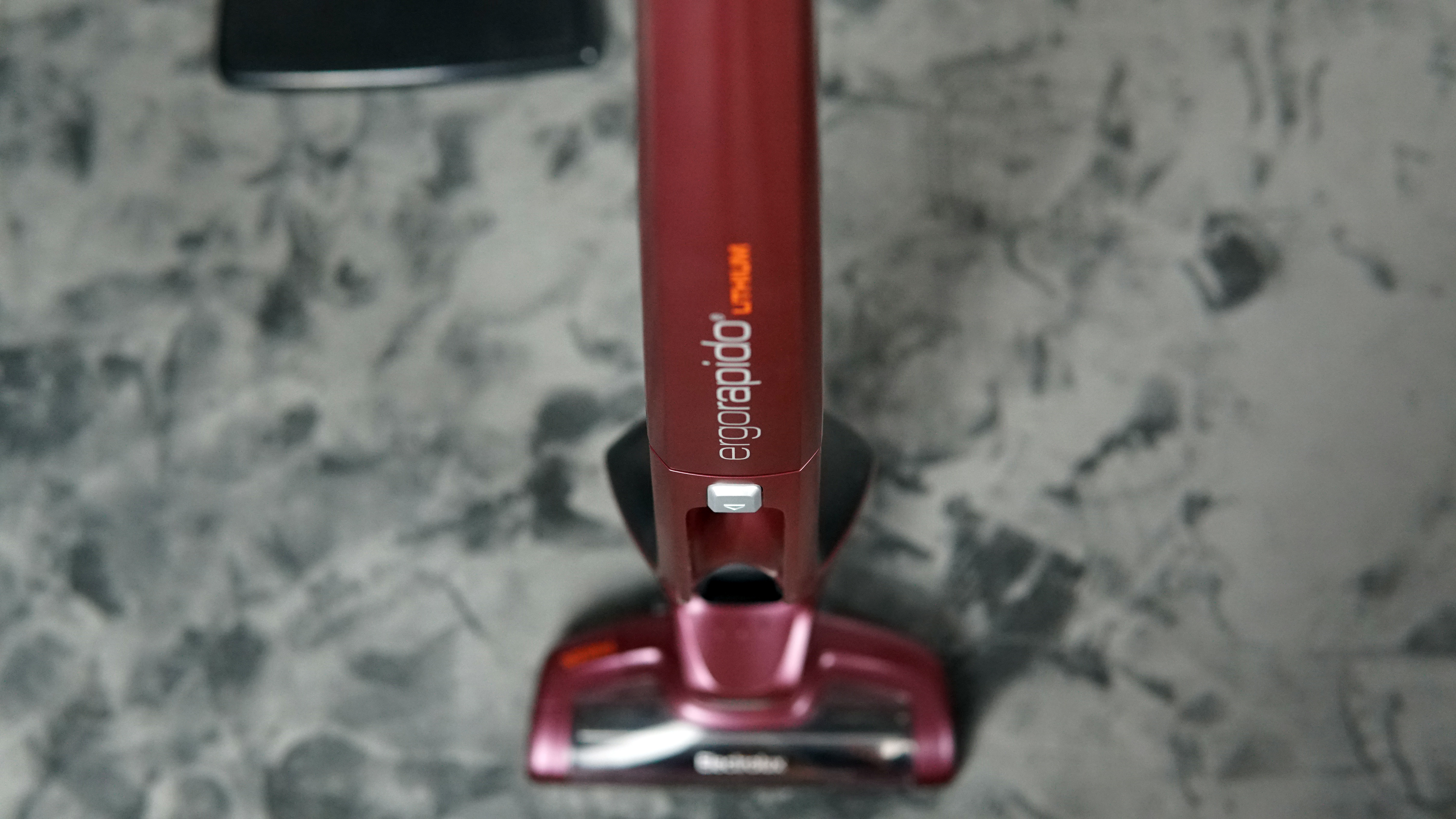 伊莱克斯z803干湿两用吸尘器,伊莱克斯无线吸尘器哪款好