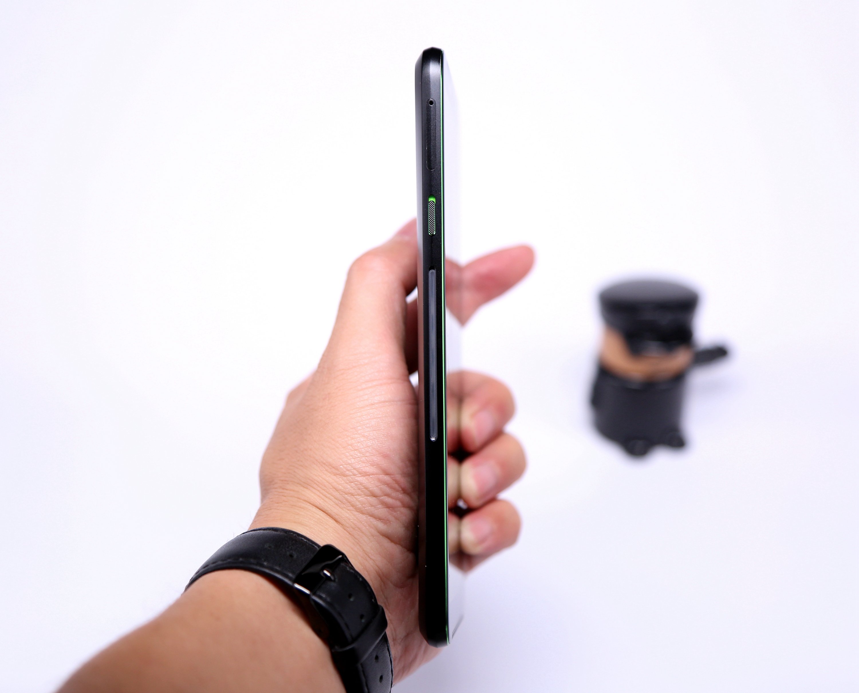 黑鲨游戏手机2.12.5,黑鲨游戏手机2代黑鲨helo