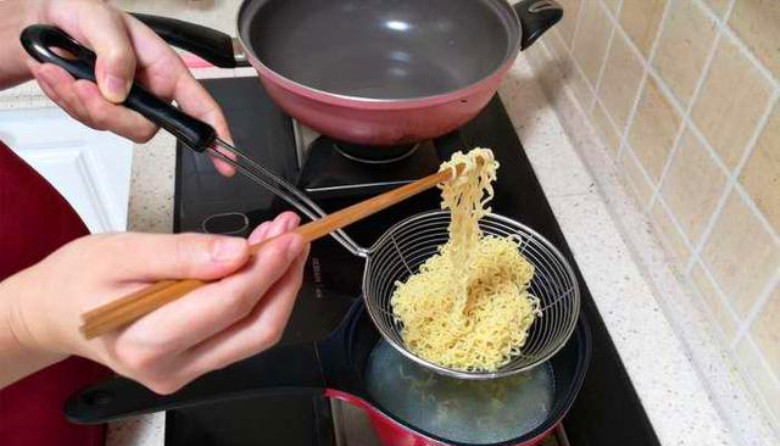 方便面怎么煮才好吃无调料,方便面不加调料怎么煮才最好吃