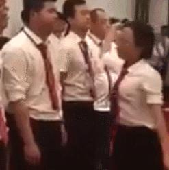 半裸、*舞艳**、排队与老板接吻……为了躲掉公司年会，我辞职了