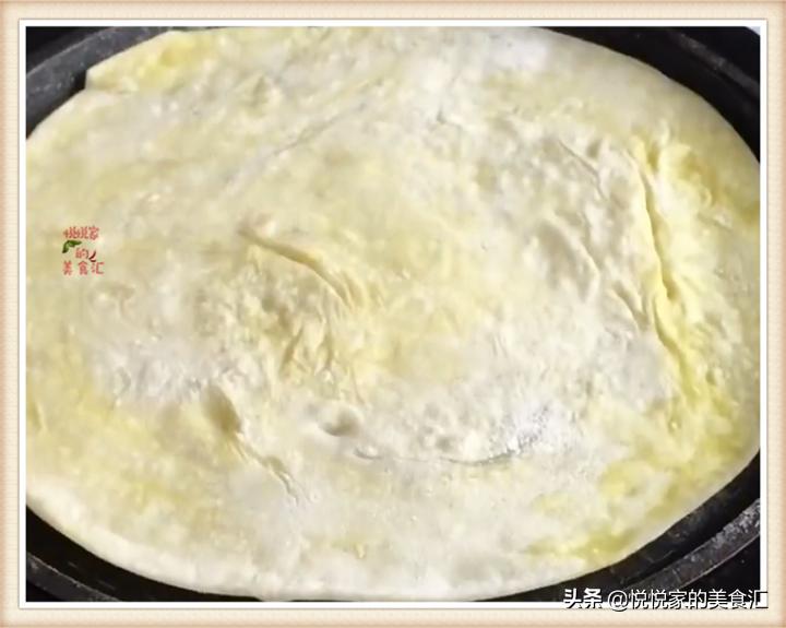 烙饼柔软的技巧个个层次多不发硬,家常烙饼想要柔软多层做到这3点