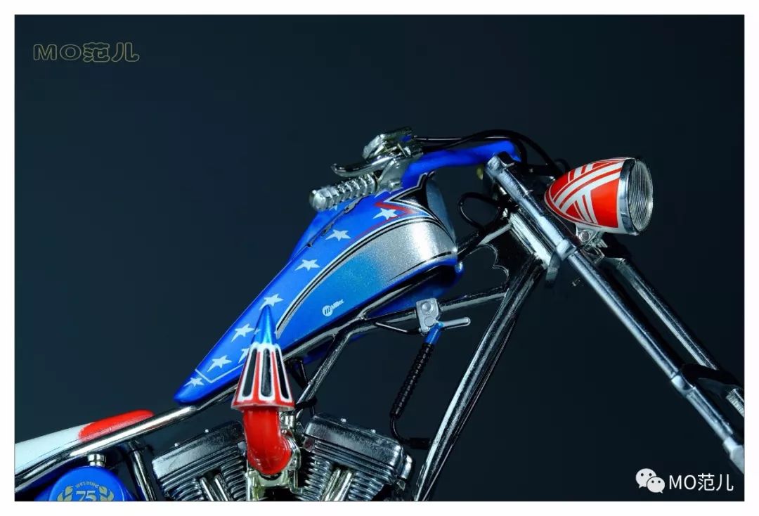 想试试用蓝色“焊”住你的眼睛是什么感受吗？