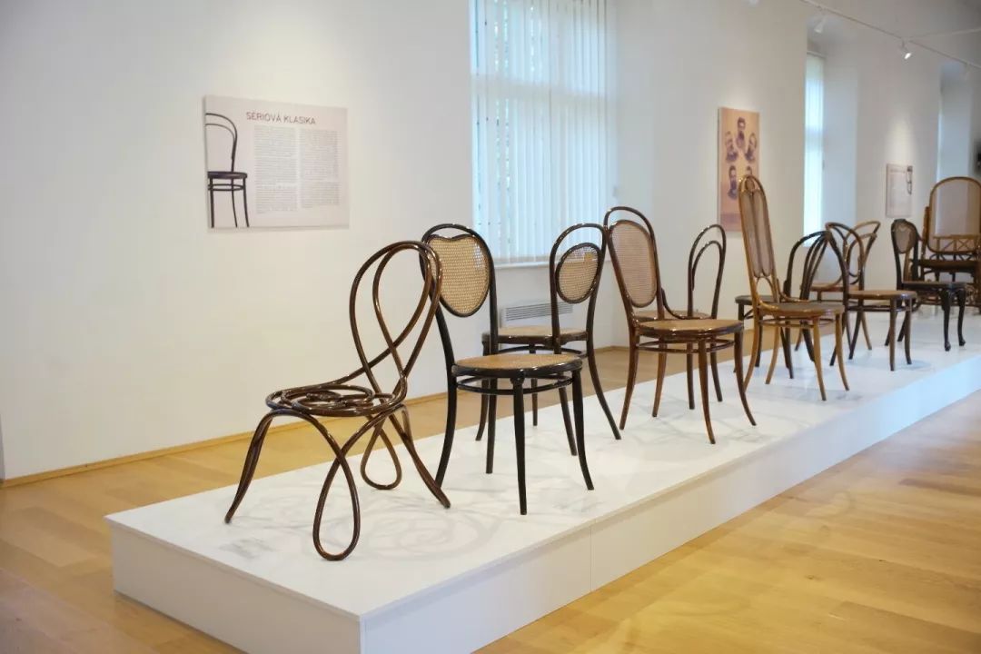 探访TON工厂看经典椅子背后的故事|疯狂24h我们去捷克干了啥?