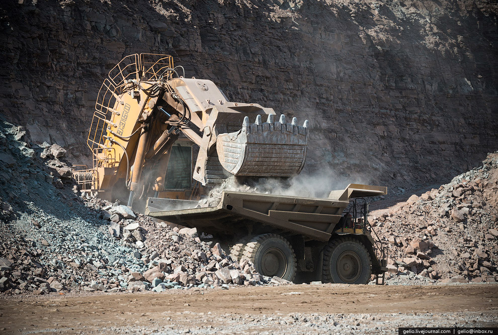 去俄罗斯挖金矿怎么样,真实钻石开采出来的样子