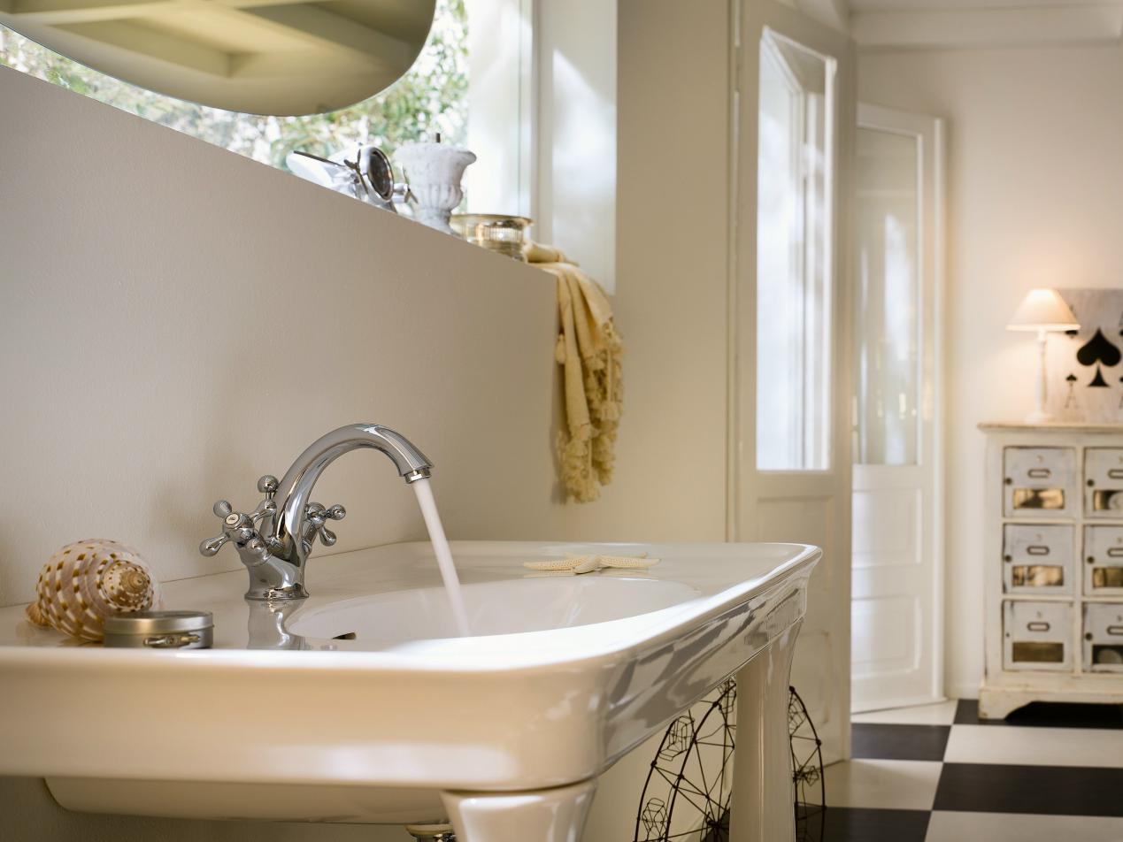 花200买个水龙头，砸开一看都是水泥，商家却说不识货！越重越好