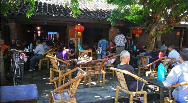 成都一个月收入多少够用,成都喝茶消费怎么样